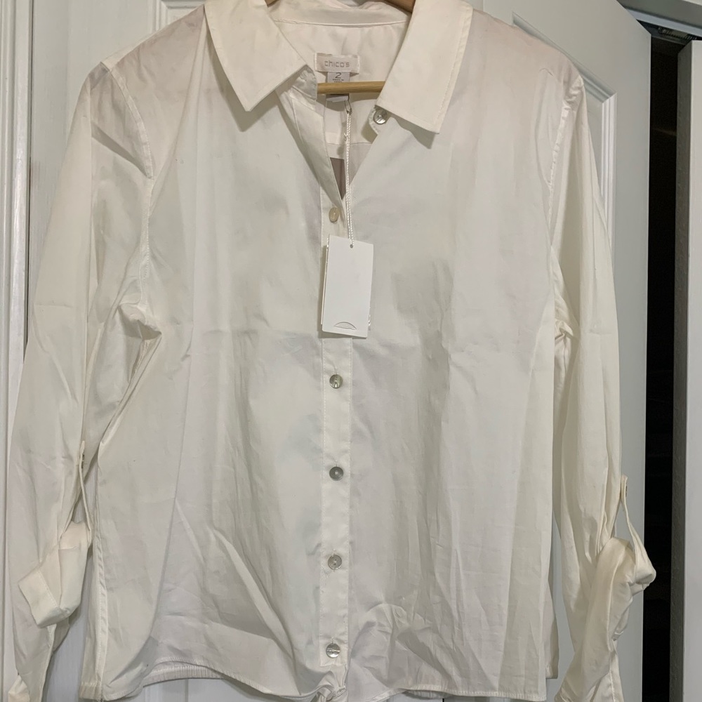 NWT Chico’s size 2 white cropped blouse